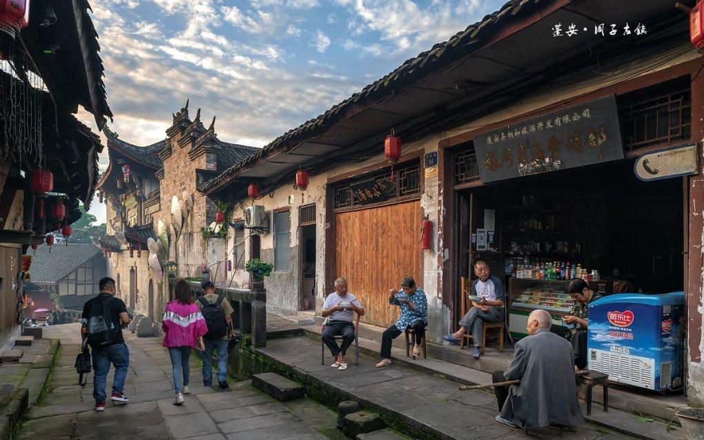 杜月笙大兴土木建祠堂，社会名流纷纷道贺送礼